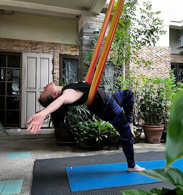 Yoga &Fly in the garden