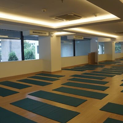 Yoga & Me อารีย์ (ตึกไอบีเอ็ม)